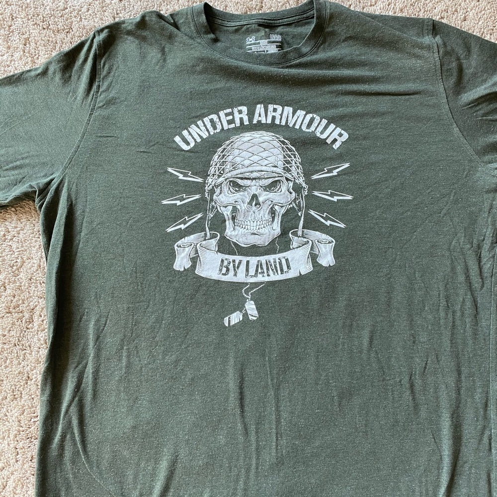 Men’s under armour shirt